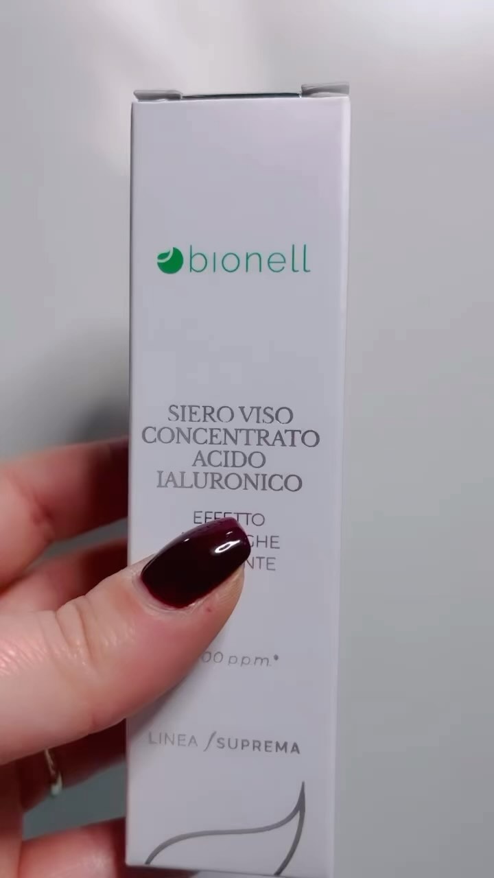 Siero viso all'acido ialuronico